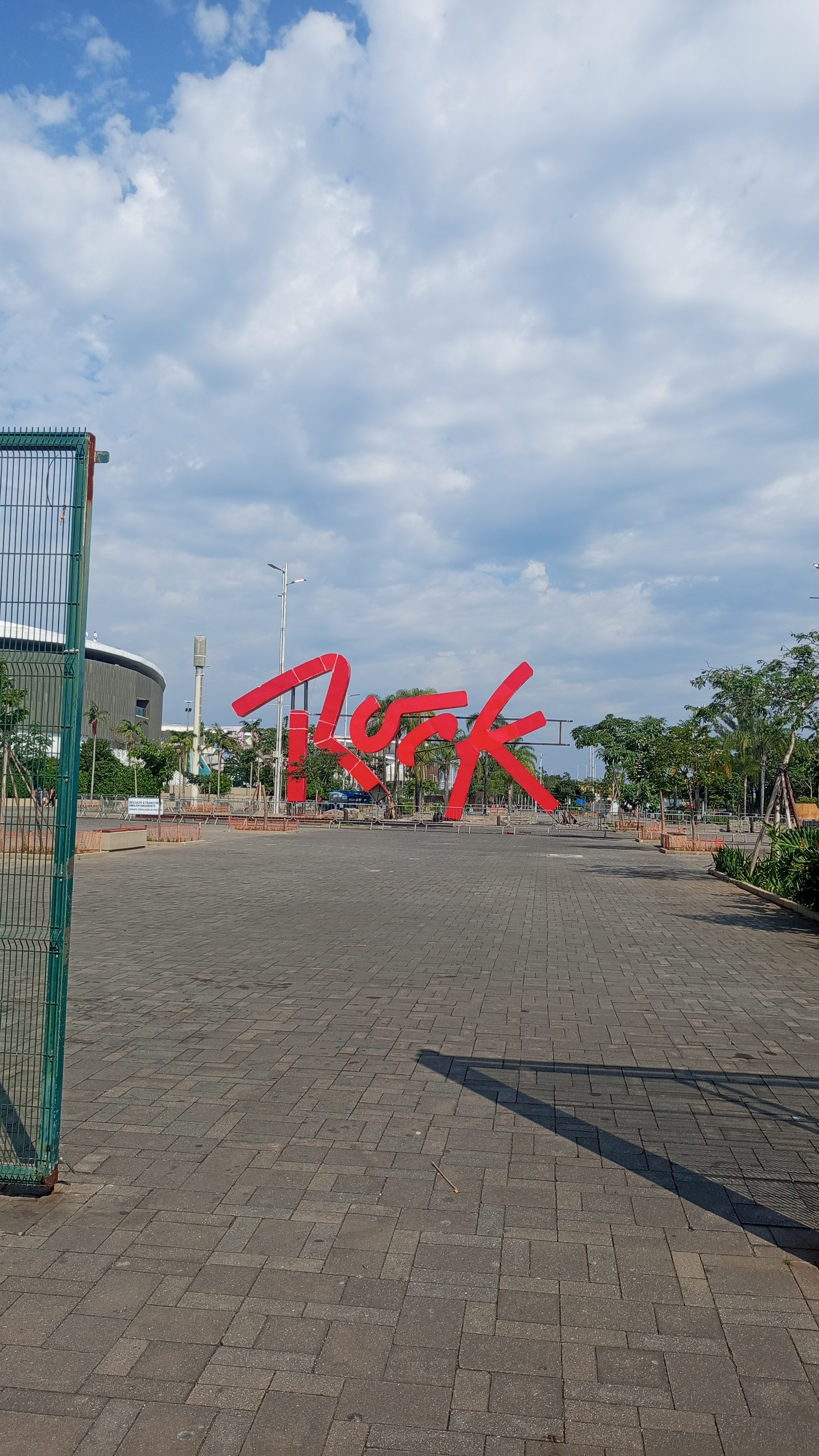 Letreiro Rock in Rio na entrada da Cidade do Rock